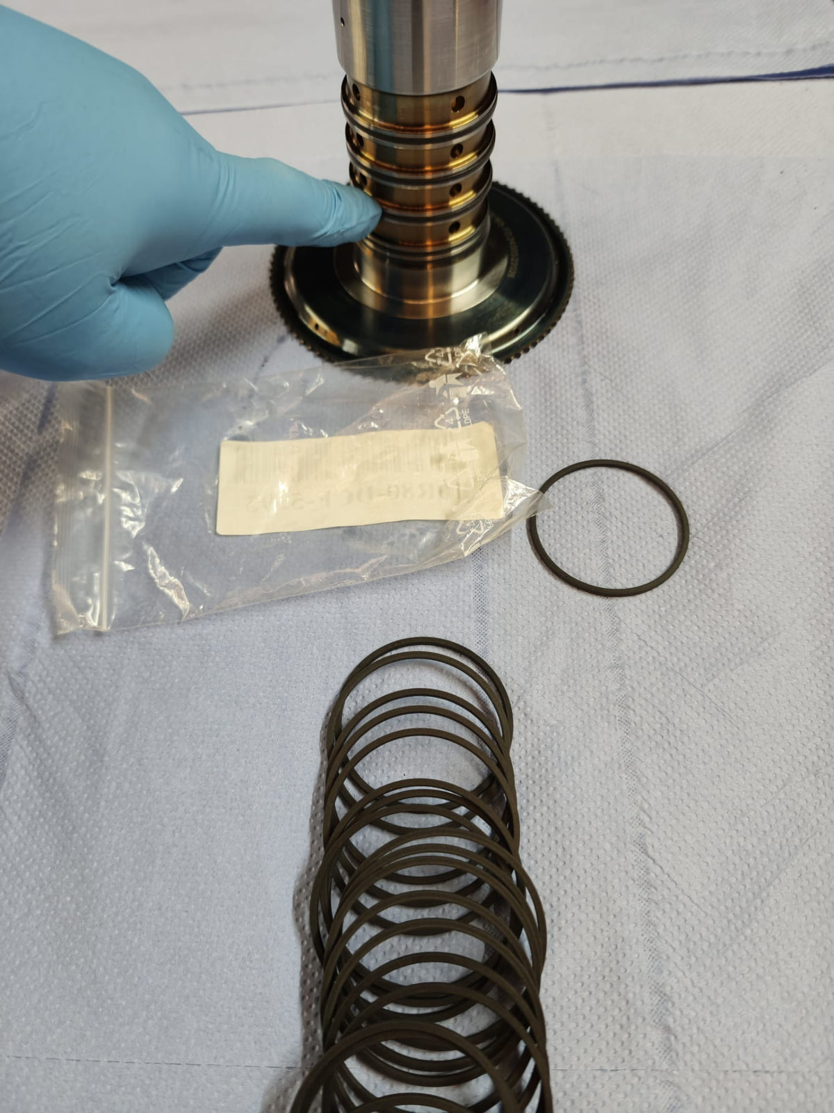 Original GM Teflonringe für Ford 10R80 und GM 10L80 im Satz mit OEM-Beutel und Getriebewelle
